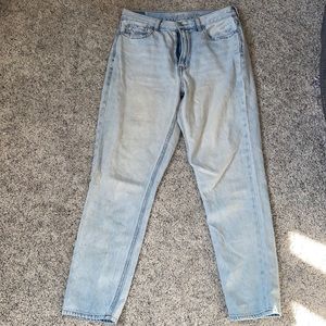 Size 6 American Eagle Mom Jeans